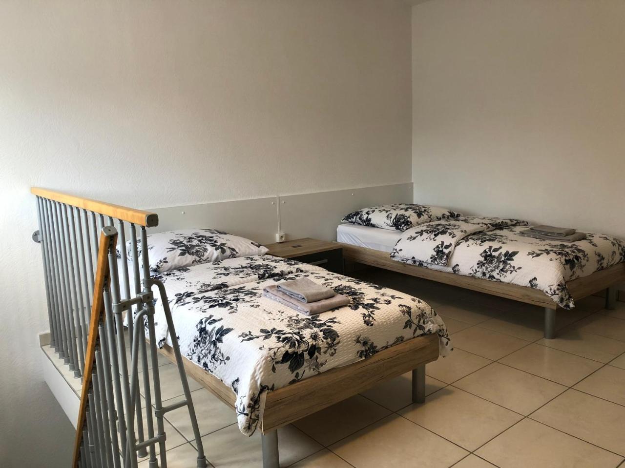 Studios near Lycée Jean Mermoz Saint-Louis  Extérieur photo